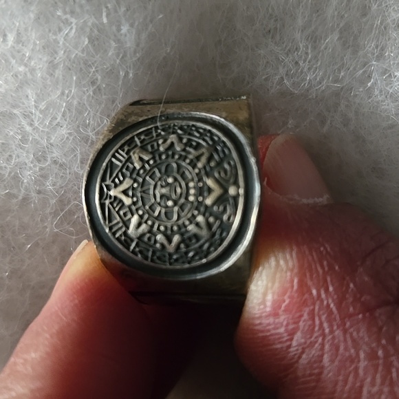 Women's Silver Ring and Pendant Set - Picture 5 of 10